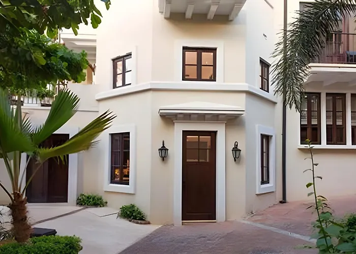Catalinas Loft - For Up To 4 People Just Steps From The